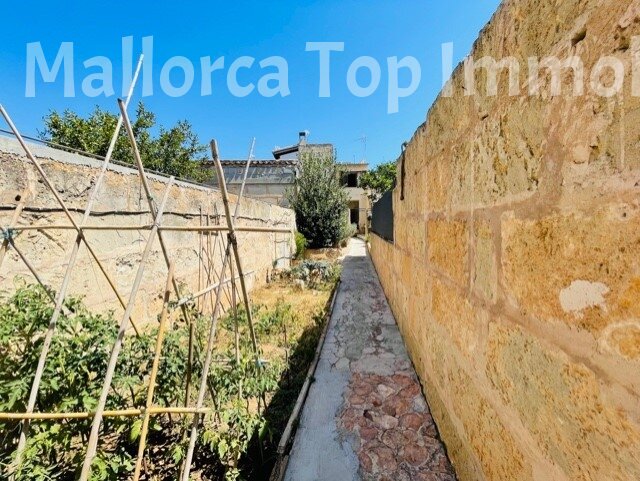 Sanierungsbedürftiges Stadthaus mit vielen Möglichkeiten