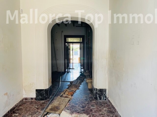 Sanierungsbedürftiges Stadthaus mit vielen Möglichkeiten