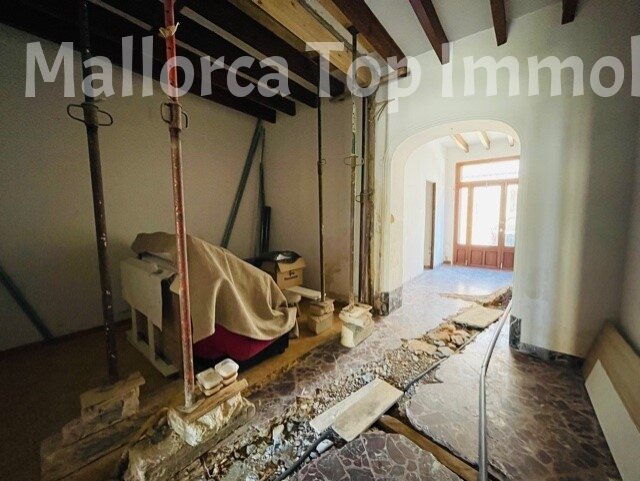 Sanierungsbedürftiges Stadthaus mit vielen Möglichkeiten