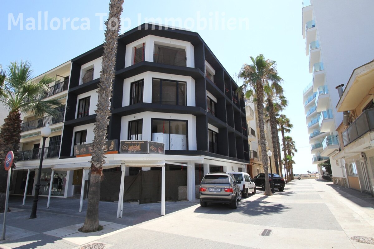 Strandnah gelegenes Apartmenthaus mit Restaurant