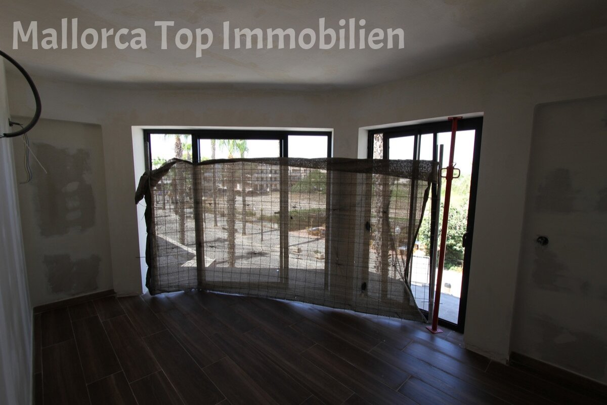 Strandnah gelegenes Apartmenthaus mit Restaurant