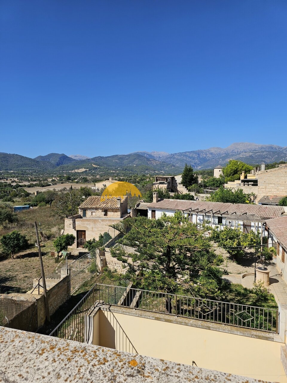 Grandioses Stadthaus in Inca mit beeindruckendem Innenpool