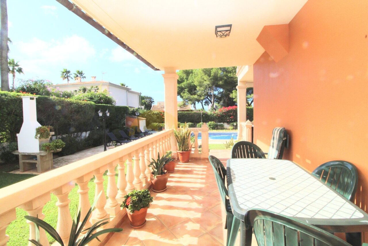 Exklusives Villenanwesen mit Pool und Garage in Maioris