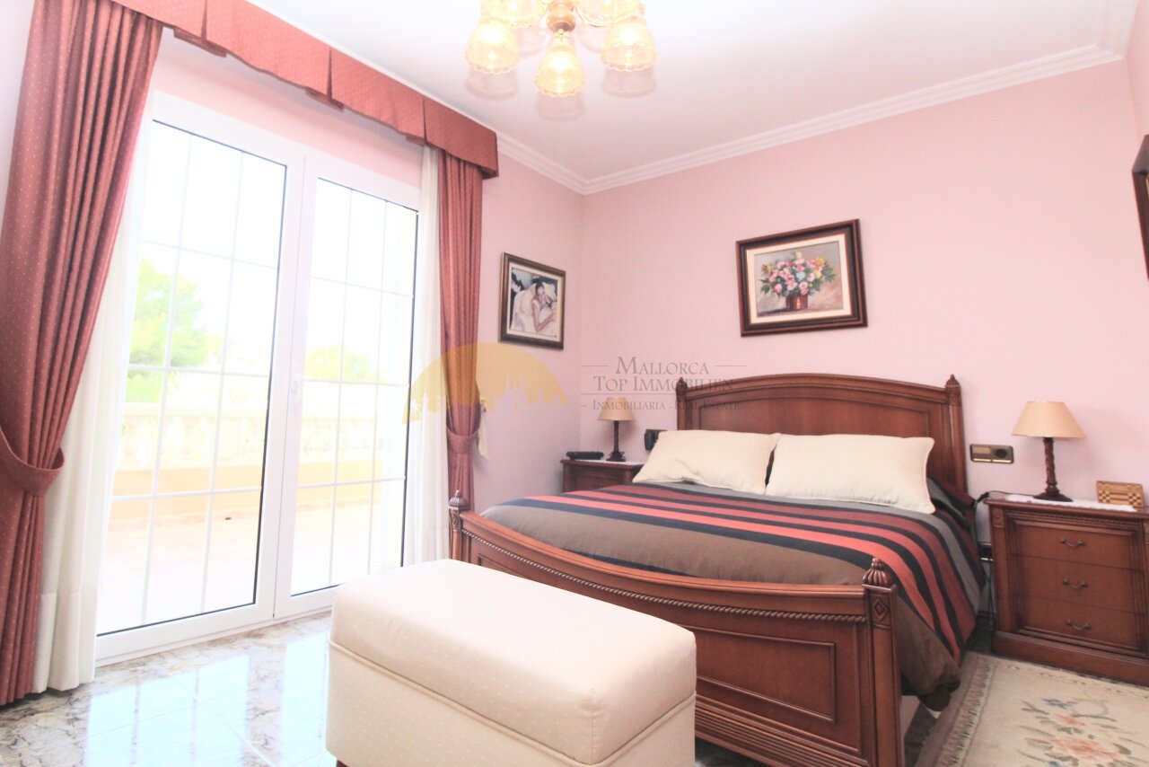 Exklusives Villenanwesen mit Pool und Garage in Maioris