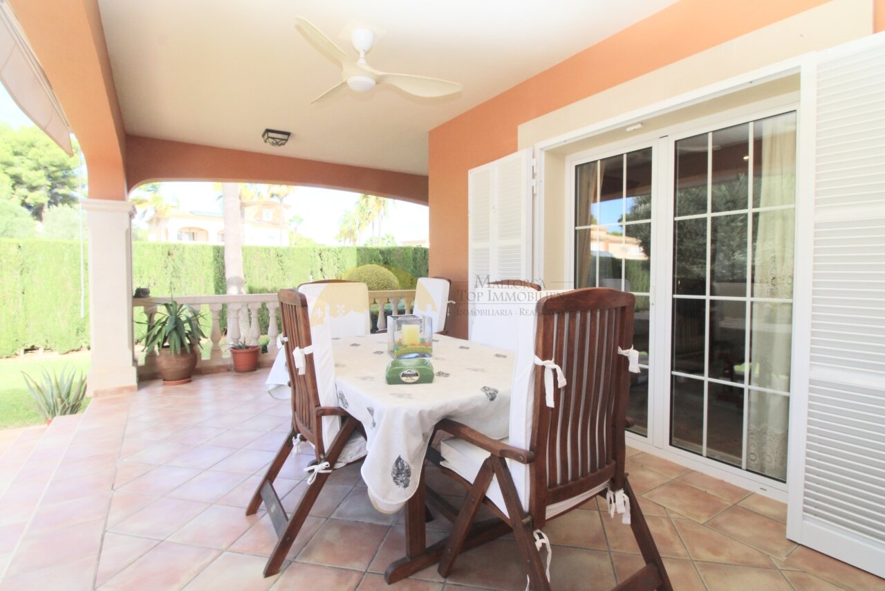 Exklusives Villenanwesen mit Pool und Garage in Maioris