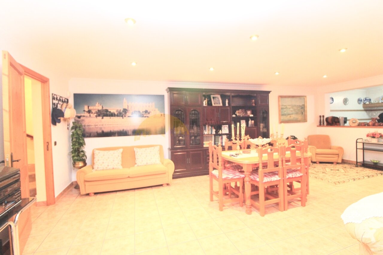 Exklusives Villenanwesen mit Pool und Garage in Maioris