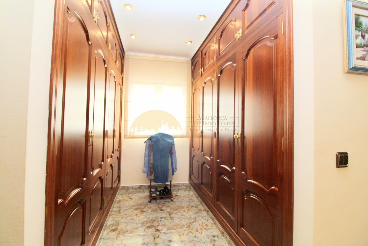 Exklusives Villenanwesen mit Pool und Garage in Maioris