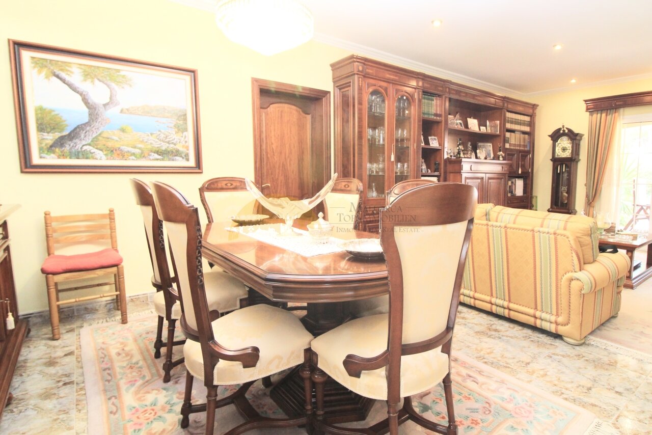 Exklusives Villenanwesen mit Pool und Garage in Maioris