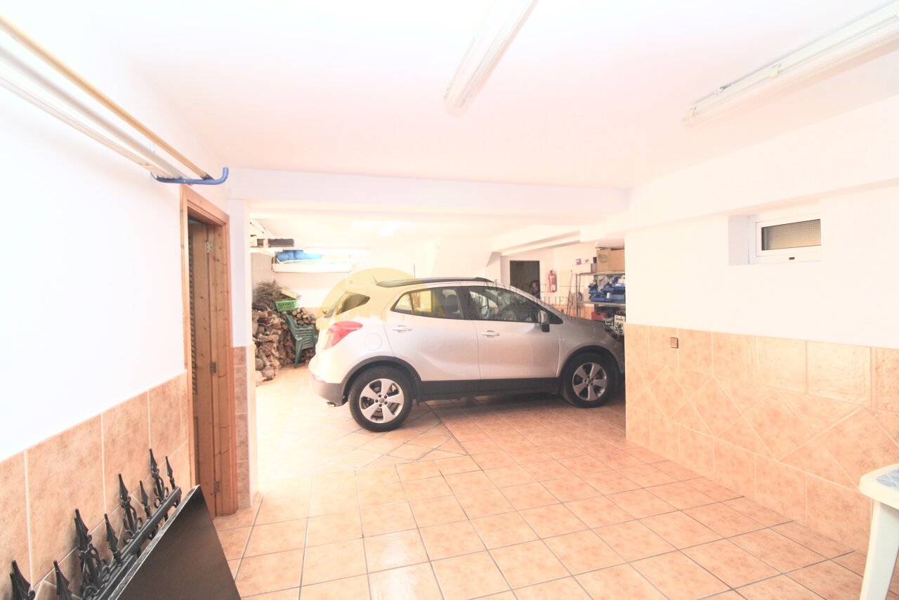 Exklusives Villenanwesen mit Pool und Garage in Maioris