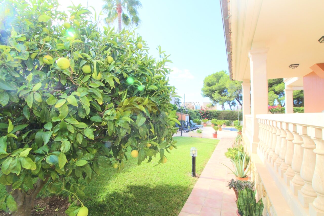 Exklusives Villenanwesen mit Pool und Garage in Maioris