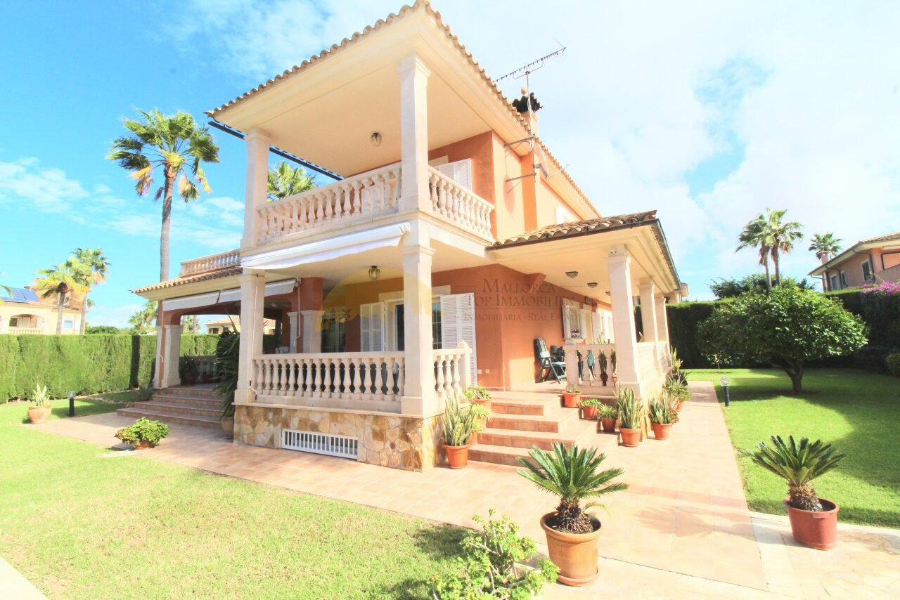 Exklusives Villenanwesen mit Pool und Garage in Maioris