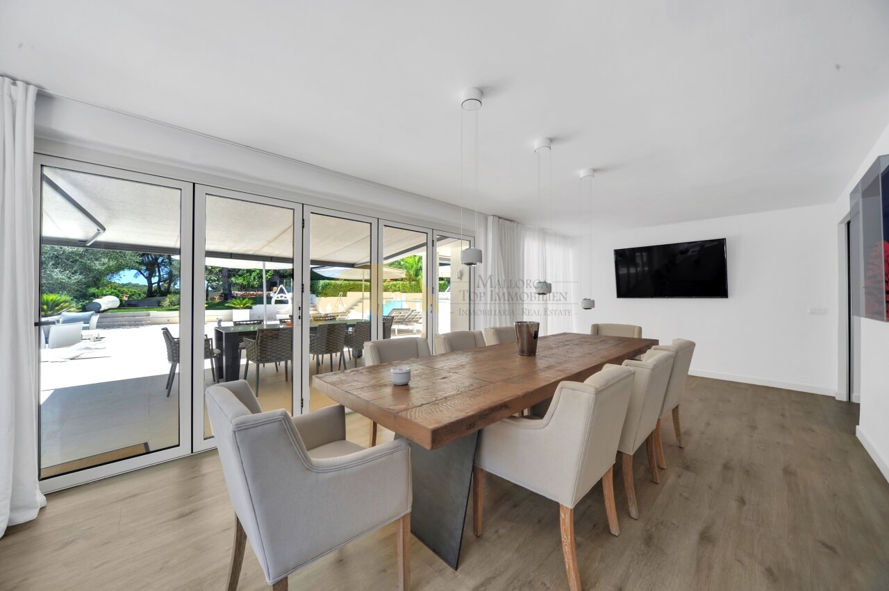 Vollständig renovierte moderne Villa mit Pool und Terrasse.