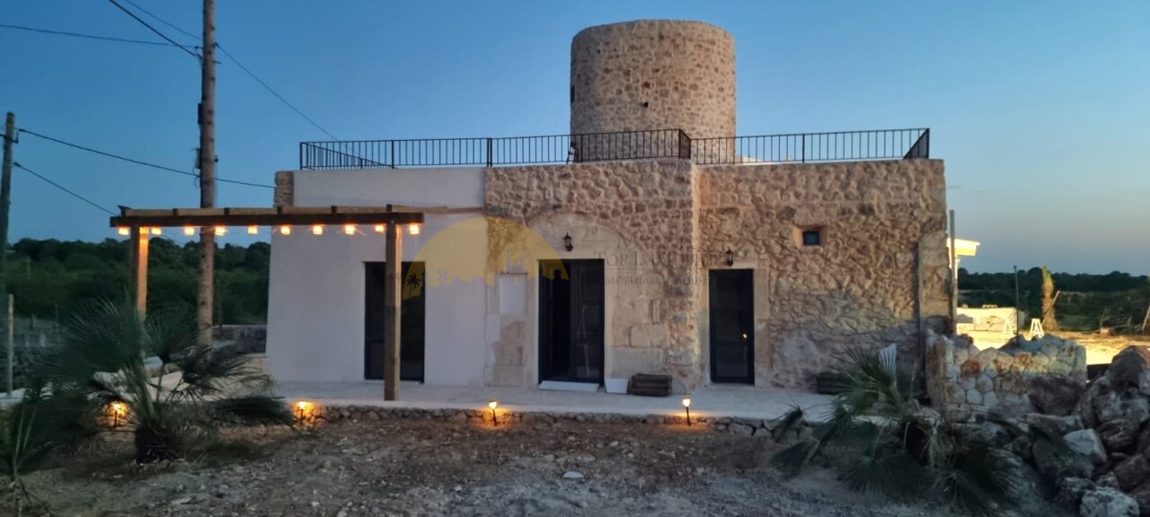 Finca auf einer Etage mit Gästeapartment und Poolanlage