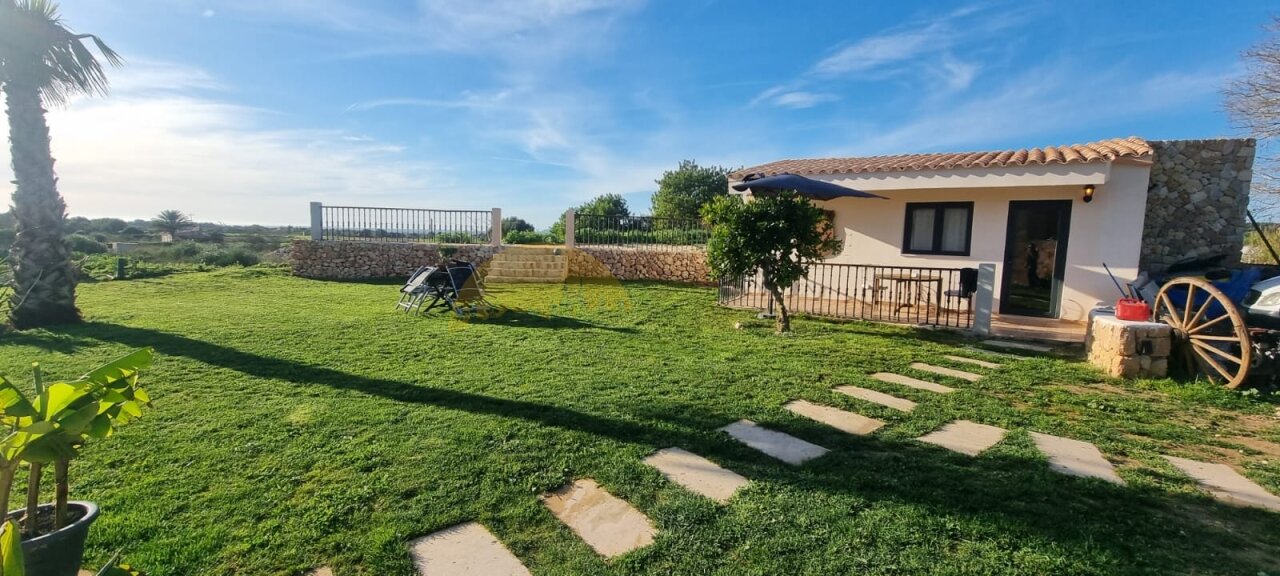 Finca auf einer Etage mit Gästeapartment und Poolanlage