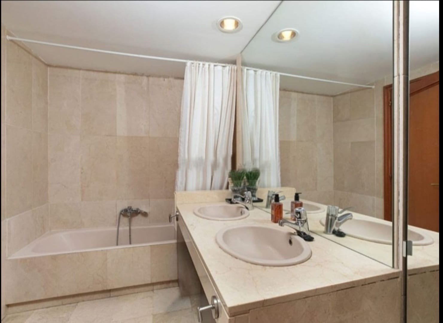 Großzügige Wohnung mit spektakulärem Meerblick!