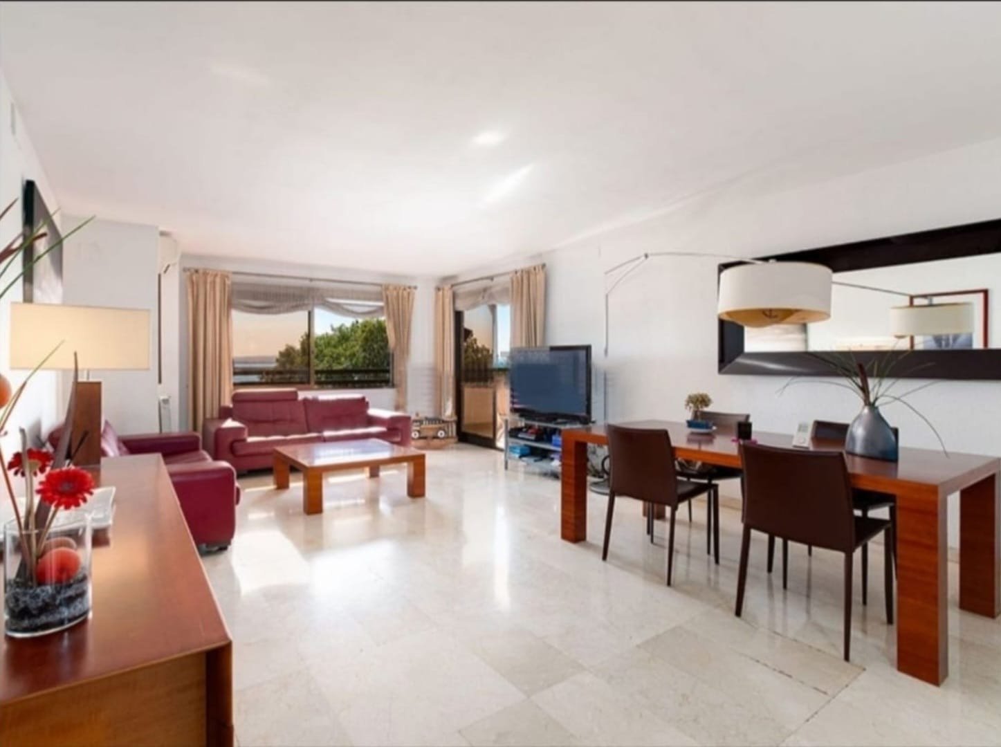 Großzügige Wohnung mit spektakulärem Meerblick!