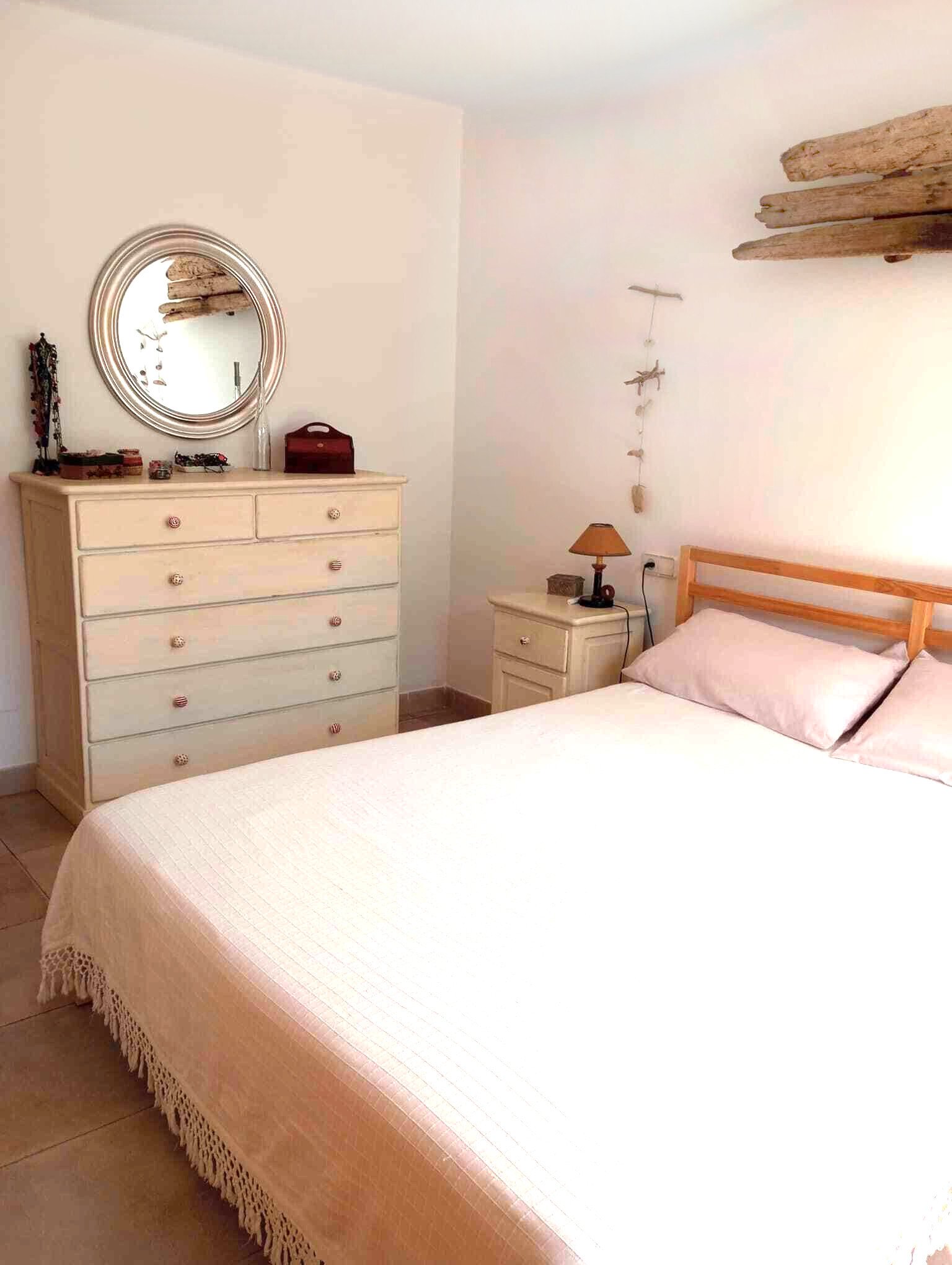 Schöne Doppelhaushälte mit mediterranem Garten