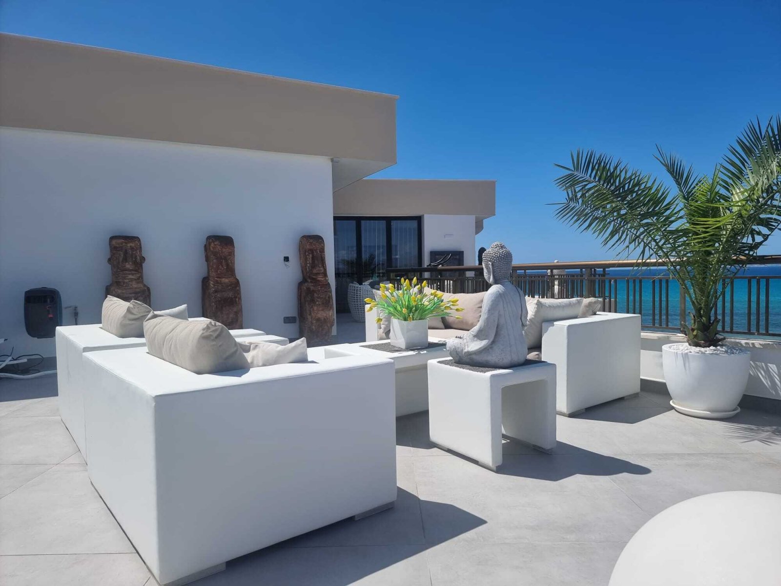 Traumhaftes Penthouse in erster Meerslinie!
