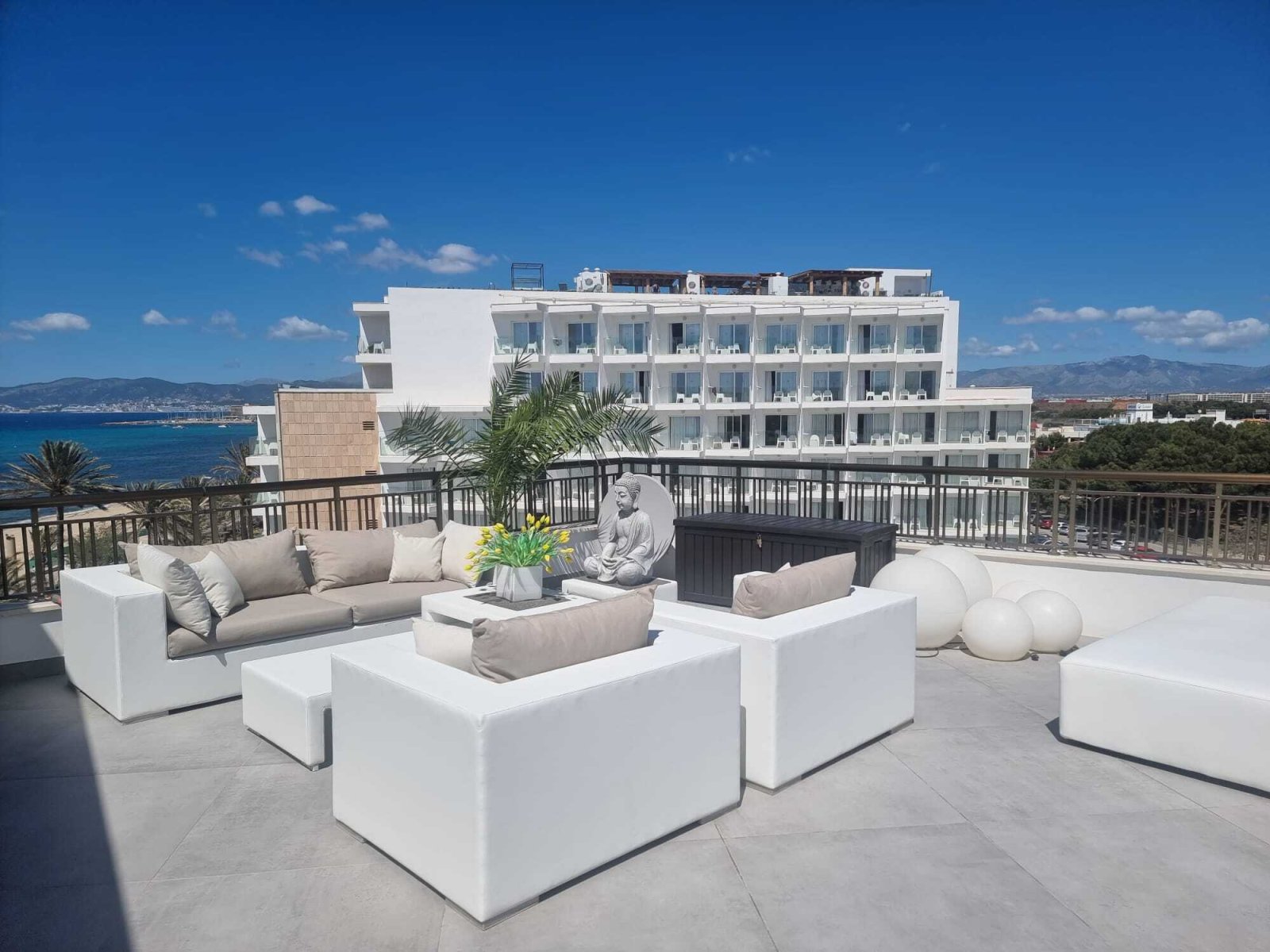 Traumhaftes Penthouse in erster Meerslinie!