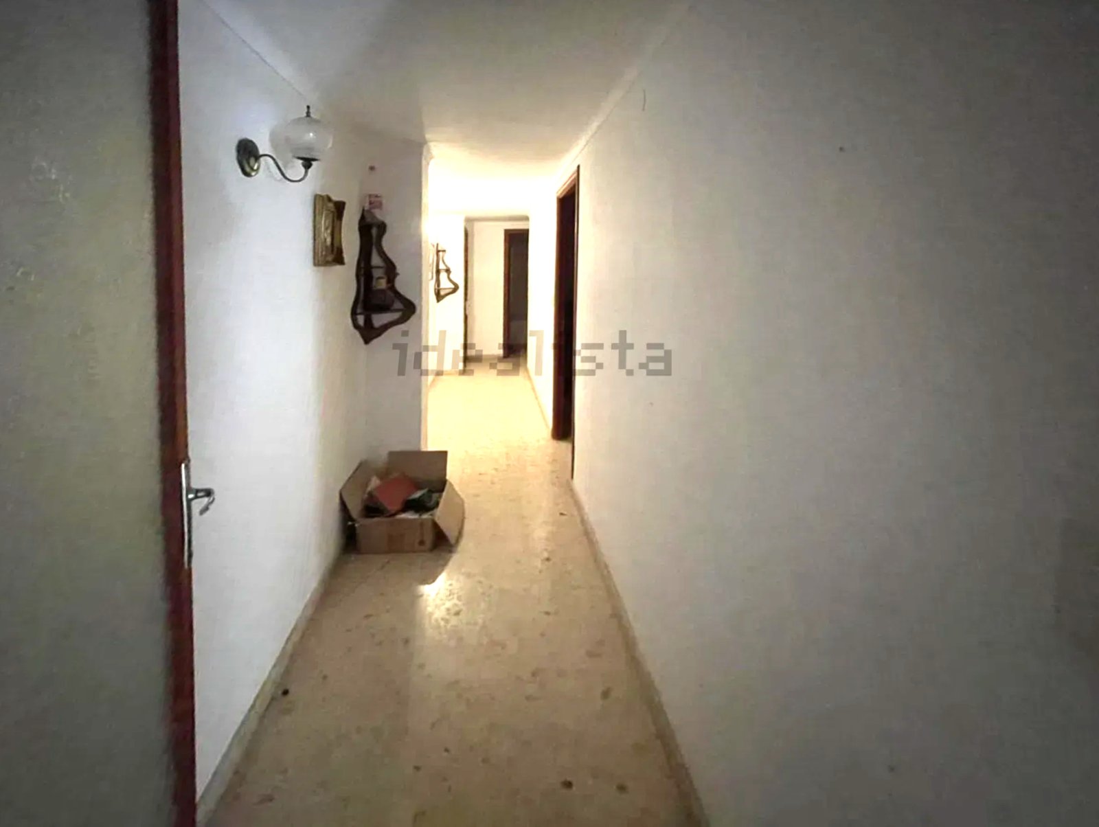 Investment. Sanierungsbedürftiges  Wohn-und Geschäftshaus.