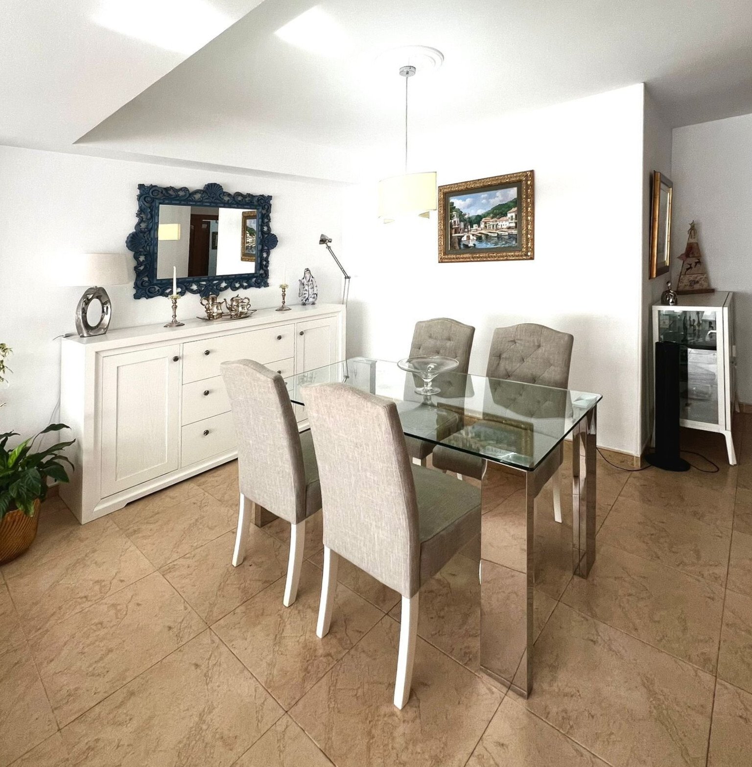 Stilvoll modernisierte 4-Schlafzimmer-Wohnung – Dein neues Zuhause wartet!