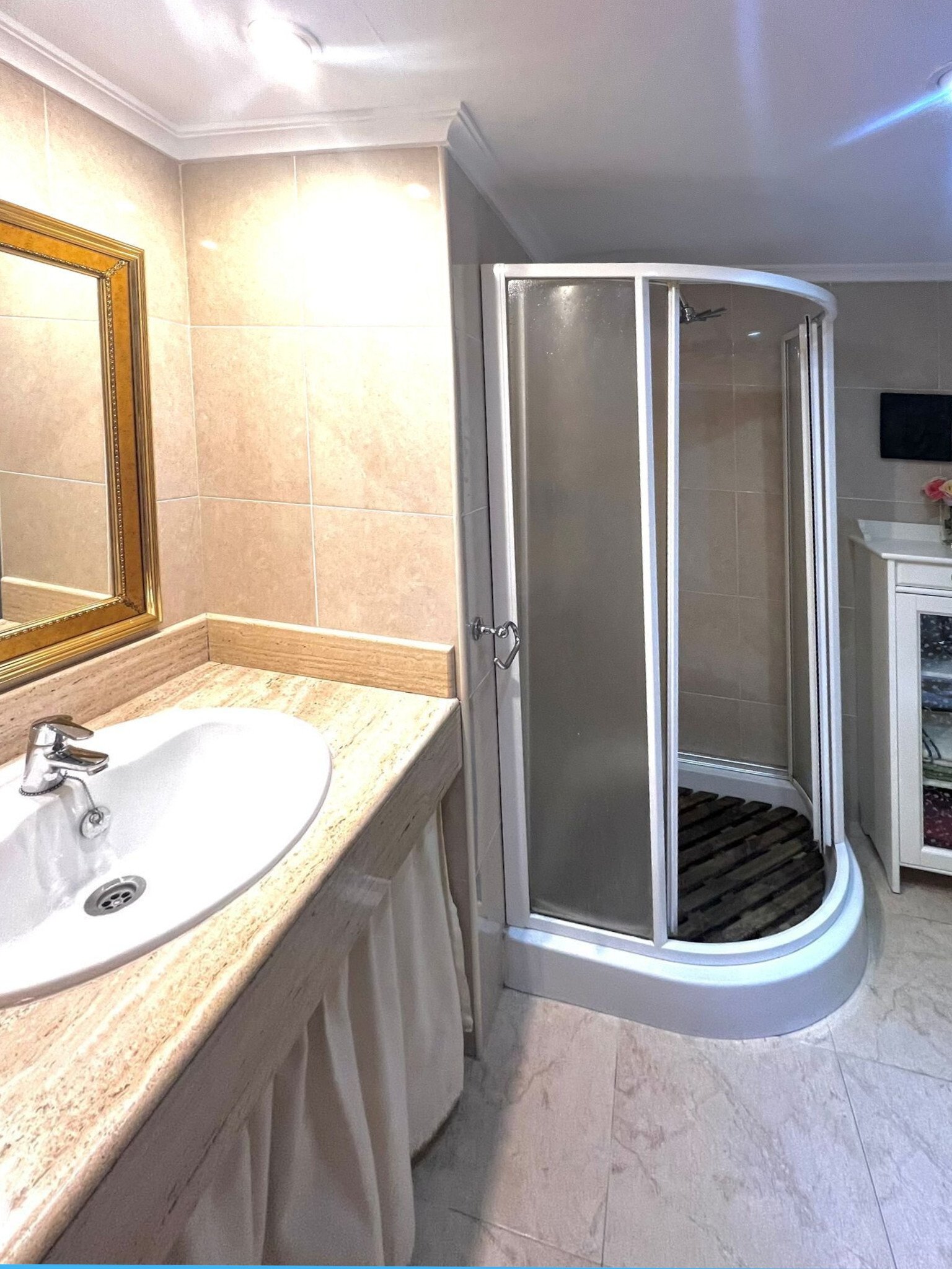 Stilvoll modernisierte 4-Schlafzimmer-Wohnung – Dein neues Zuhause wartet!
