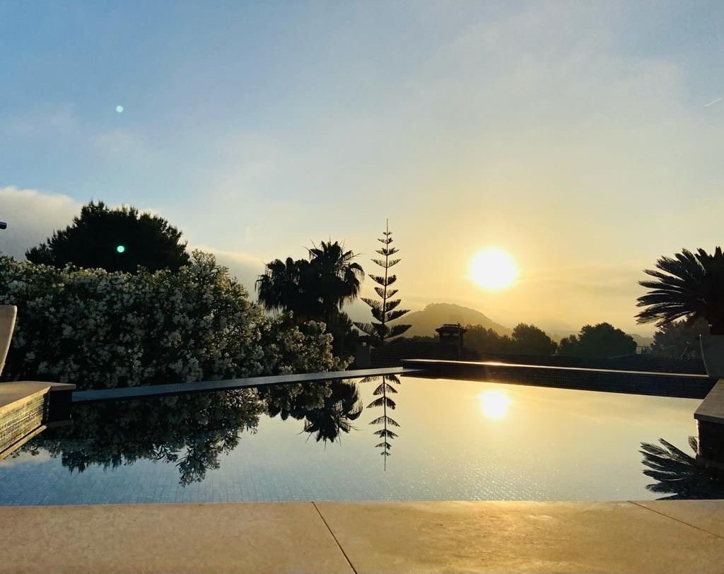 Charmante moderne Villa mit exklusivem Panoramablick!