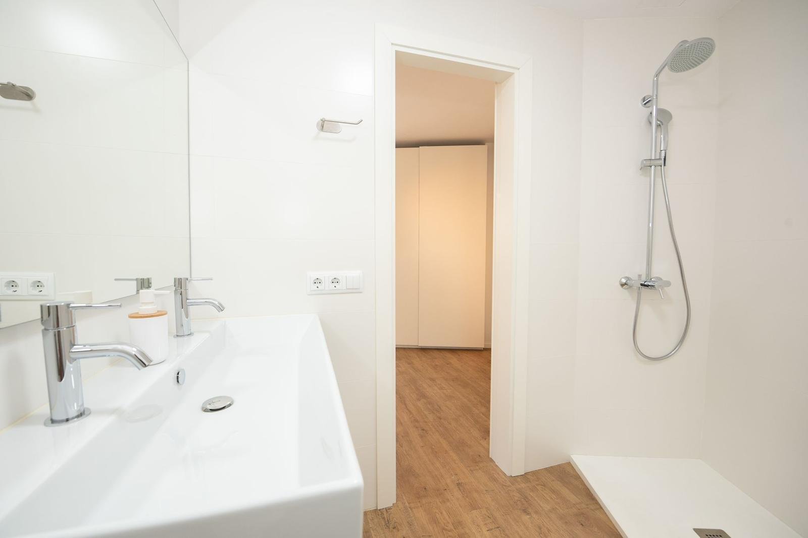 Modernisierte Wohnung mit Garage und Blick auf die historischen Mühlen!