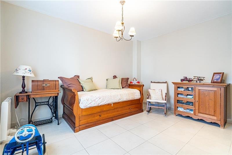 Elegantes Einfamilienhaus in der begehrten Wohngegend von Génova.