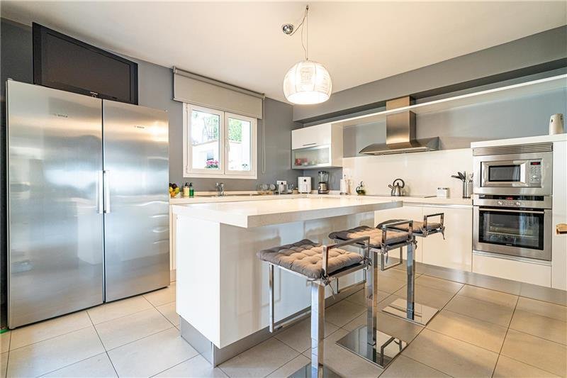 Elegantes Einfamilienhaus in der begehrten Wohngegend von Génova.