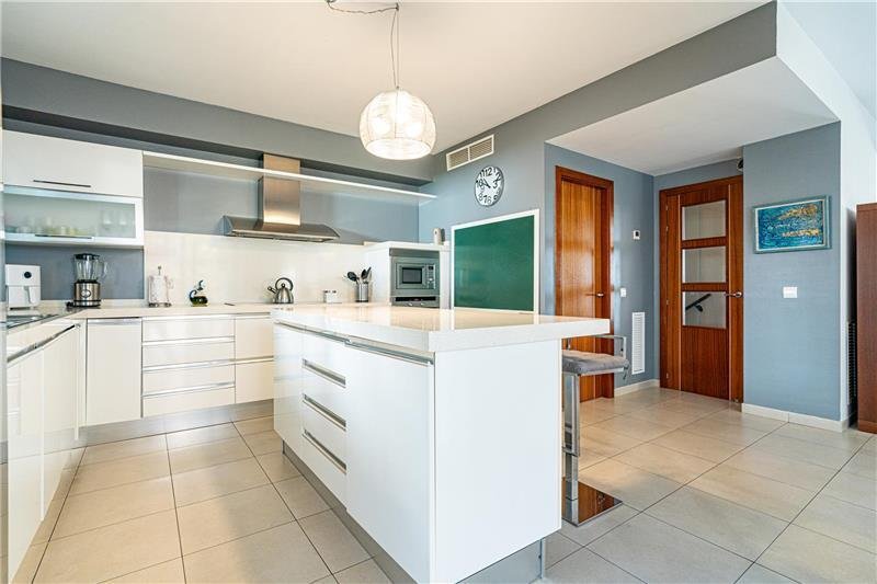 Elegantes Einfamilienhaus in der begehrten Wohngegend von Génova.