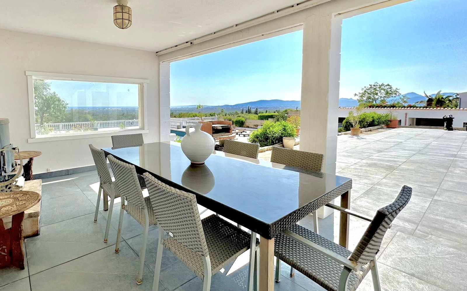 Architektonische Exzellenz mit Meerblick und Privatsphäre auf höchstem Niveau