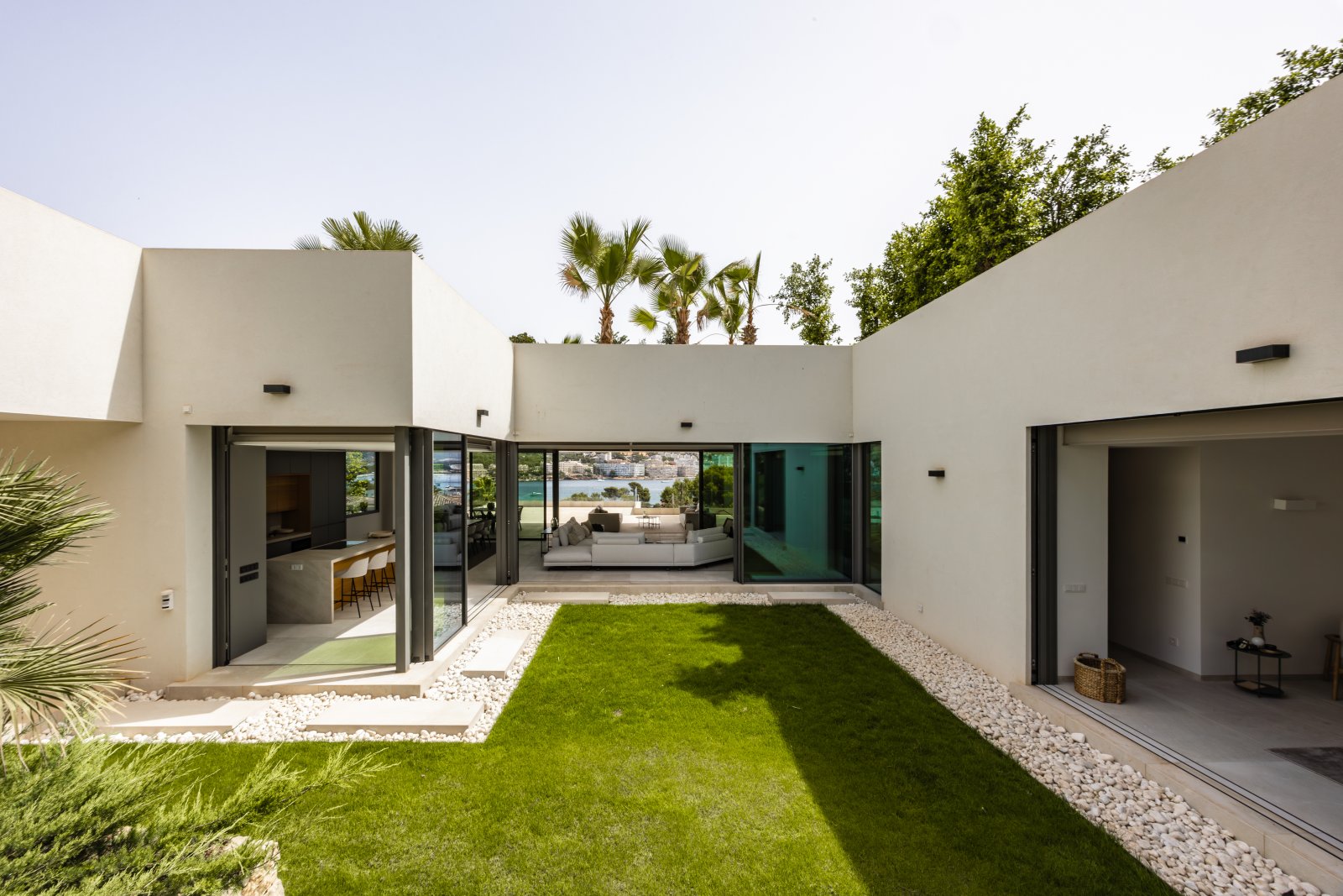Luxus Designer Villa mit atemberaubendem Meerblick