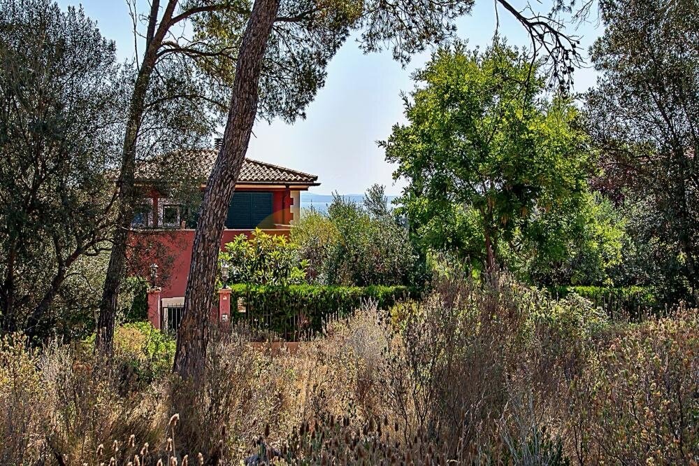 Exklusives Baugrundstück mit Meerblick in Cala Vinyes