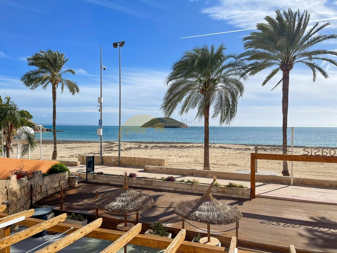 Exklusives Strandapartment mit spektakulärem Meerblick  Modernes Wohnen in direkter Meereslage – bezugsfertig und stilvoll renoviert