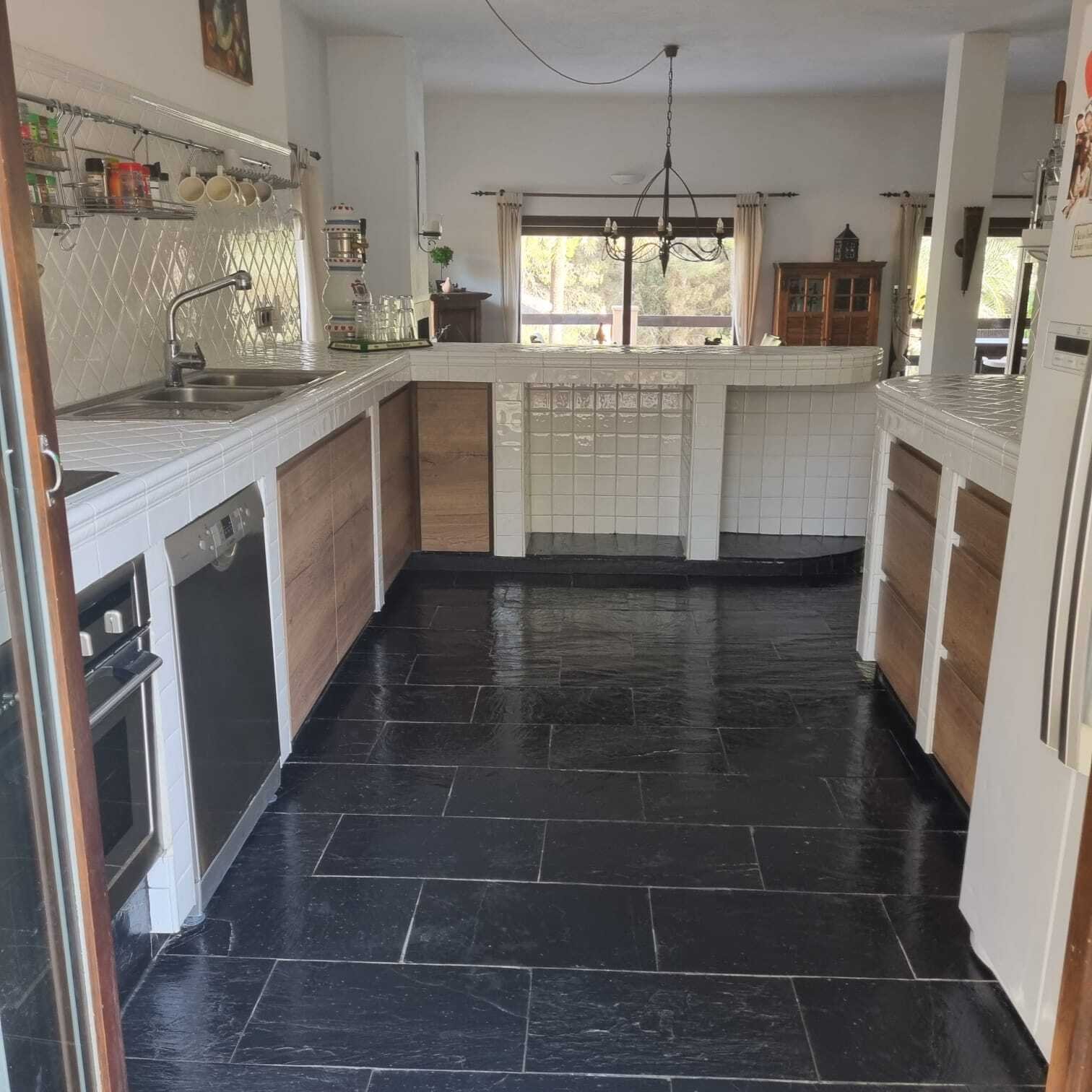 Exklusive Villa mit Meerblick und großzügigem Grundstück