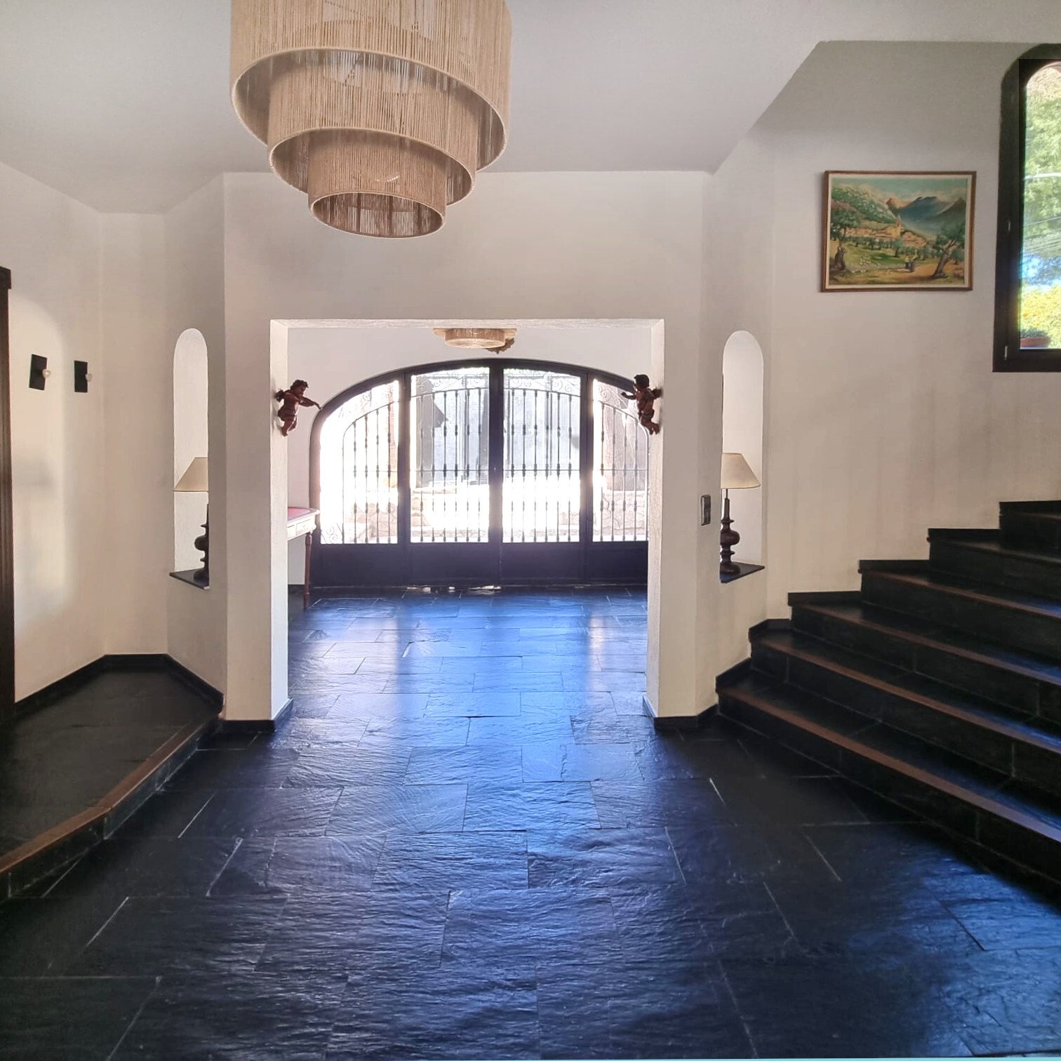 Exklusive Villa mit Meerblick und großzügigem Grundstück
