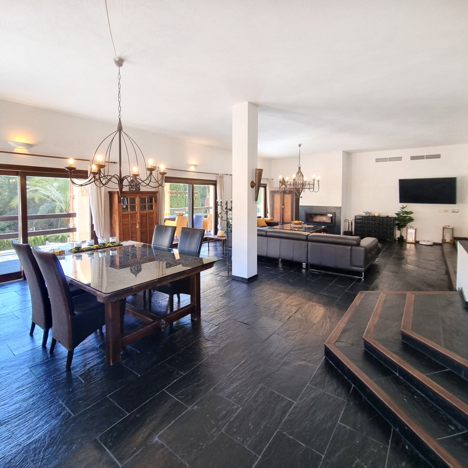 Exklusive Villa mit Meerblick und großzügigem Grundstück