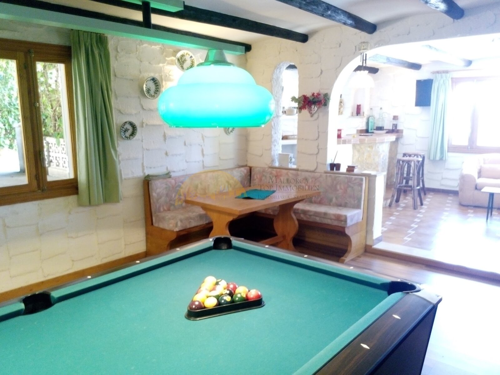 Exklusive Villa mit Meerblick und beeindruckendem Outdoor-Bereich