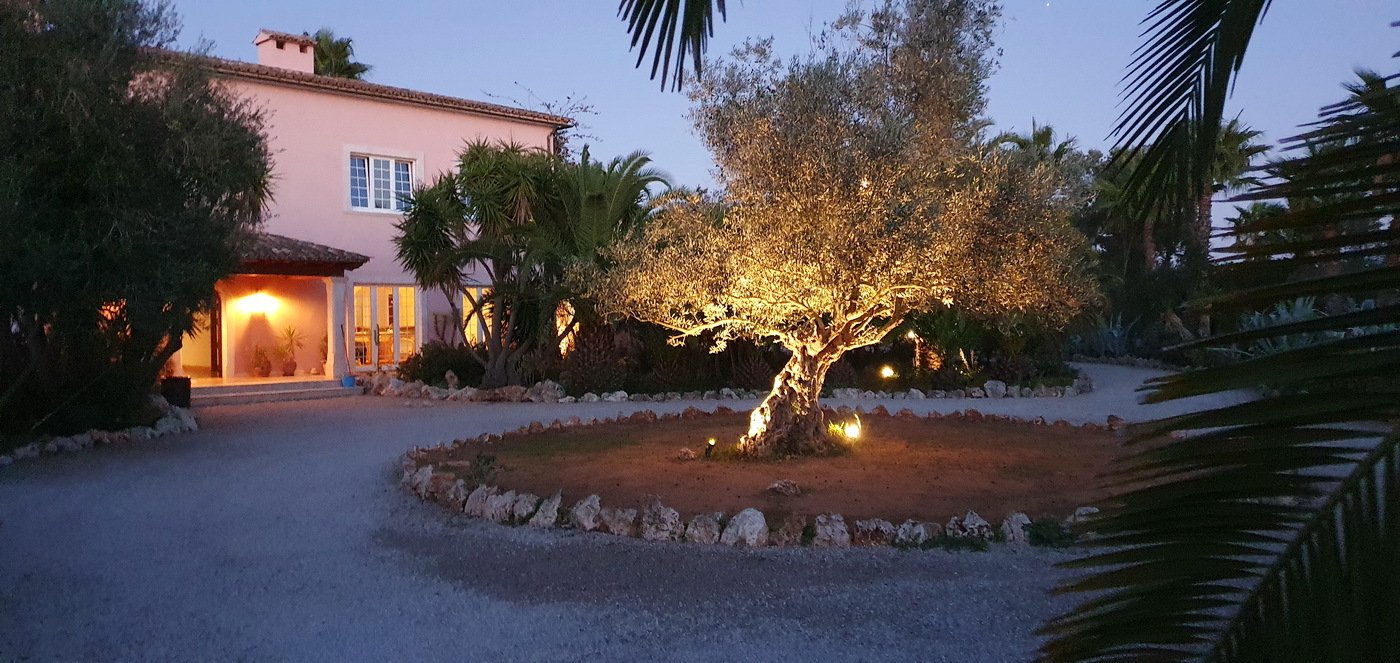 Villa mit spektakulärem 360-Grad-Panoramablick auf Meer und Berge