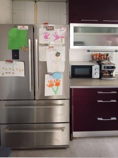 Moderne Küche mit hochwertiger Ausstattung und praktischer Stauraum-Lösung Moderne Küche mit hochwertiger Ausstattung und praktischer Stauraum-Lösung
