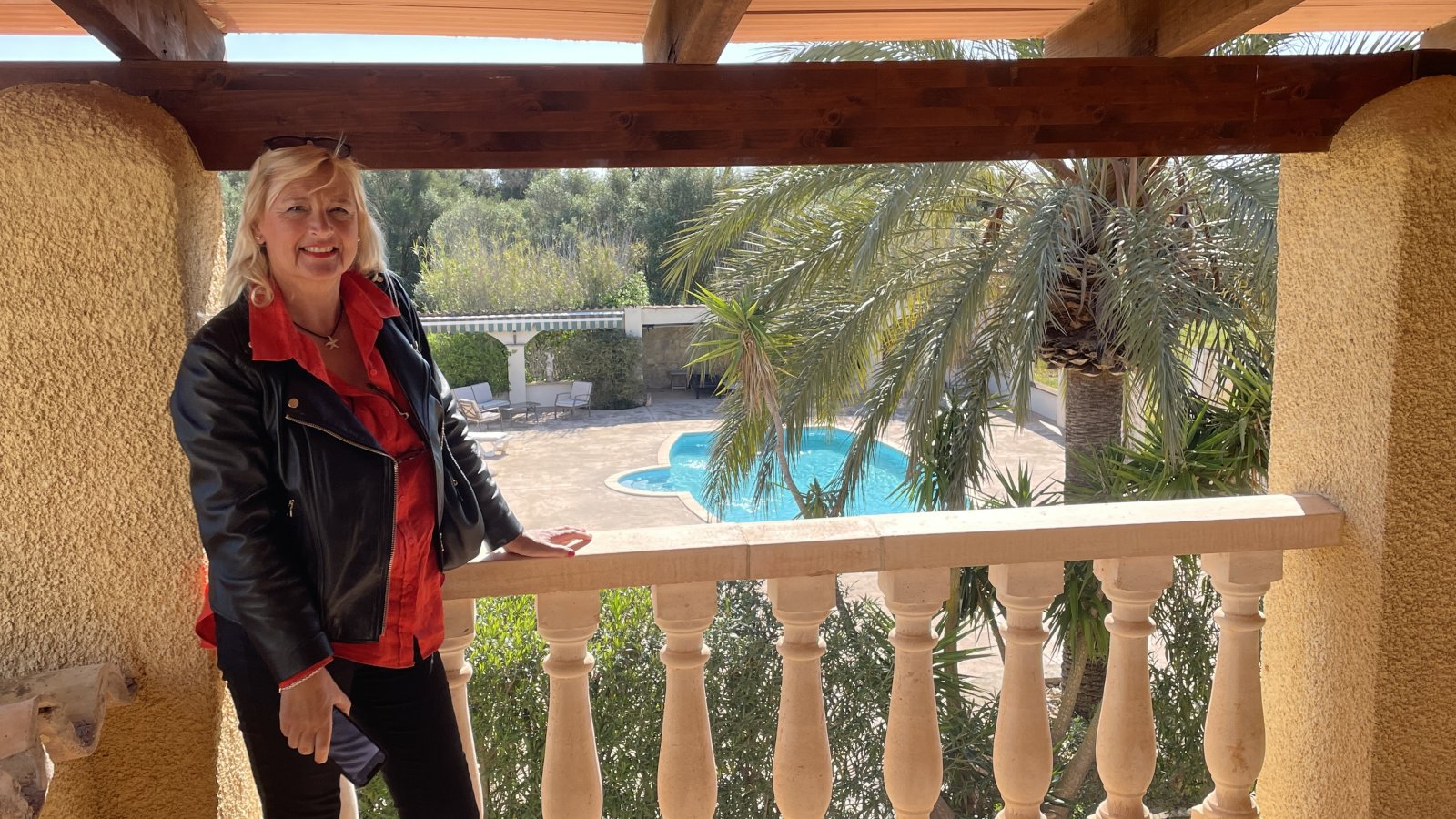 Traumimmobilie im Süden Mallorcas: Claudia entdeckt eine exklusive Finca mit Pool und Panoramablick bei Llucmajor. Traumimmobilie im Süden Mallorcas: Claudia entdeckt eine exklusive Finca mit Pool und Panoramablick bei Llucmajor.