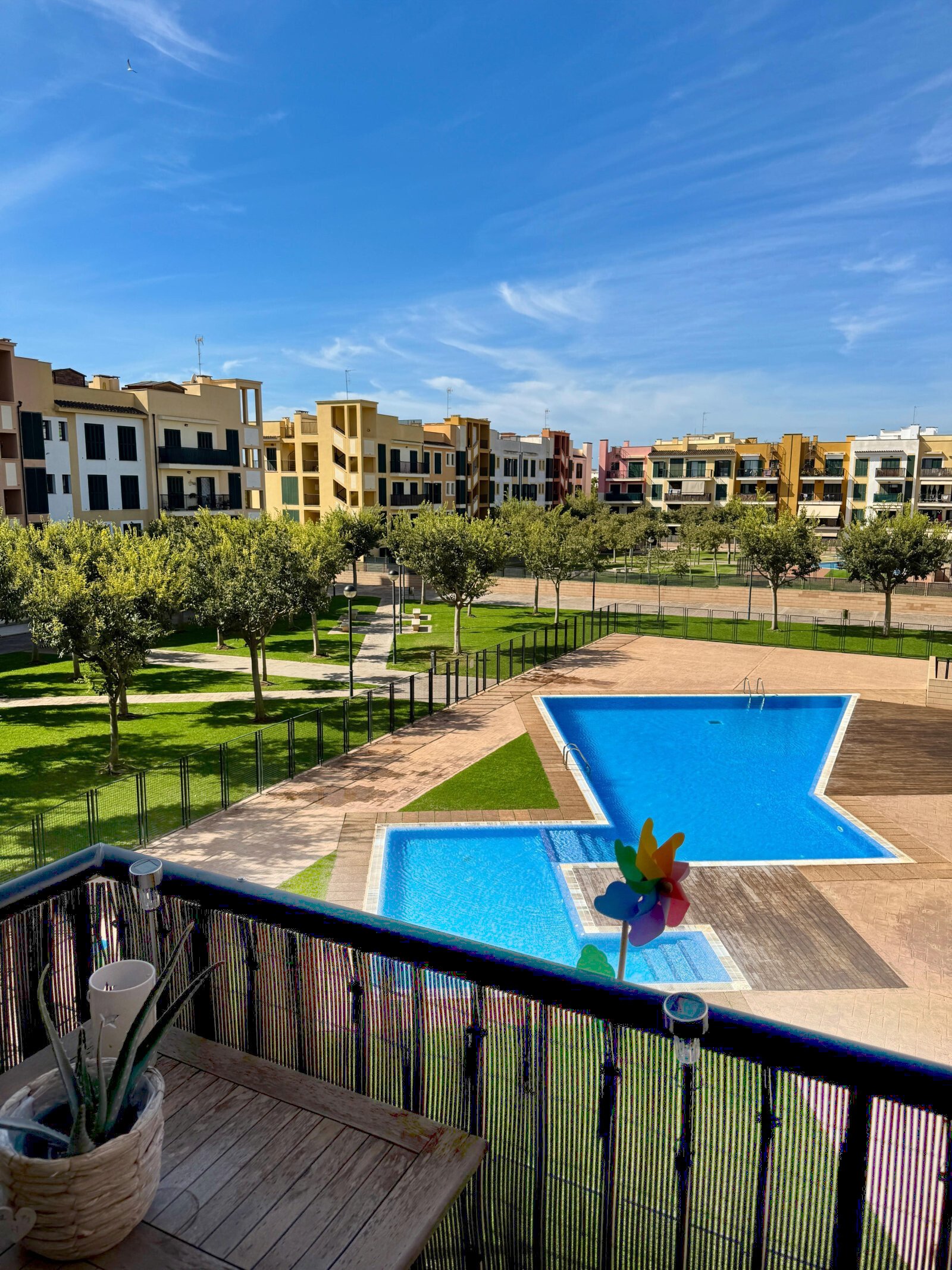 Terrasse mit Blick auf den Pool Terrasse mit Blick auf den Pool