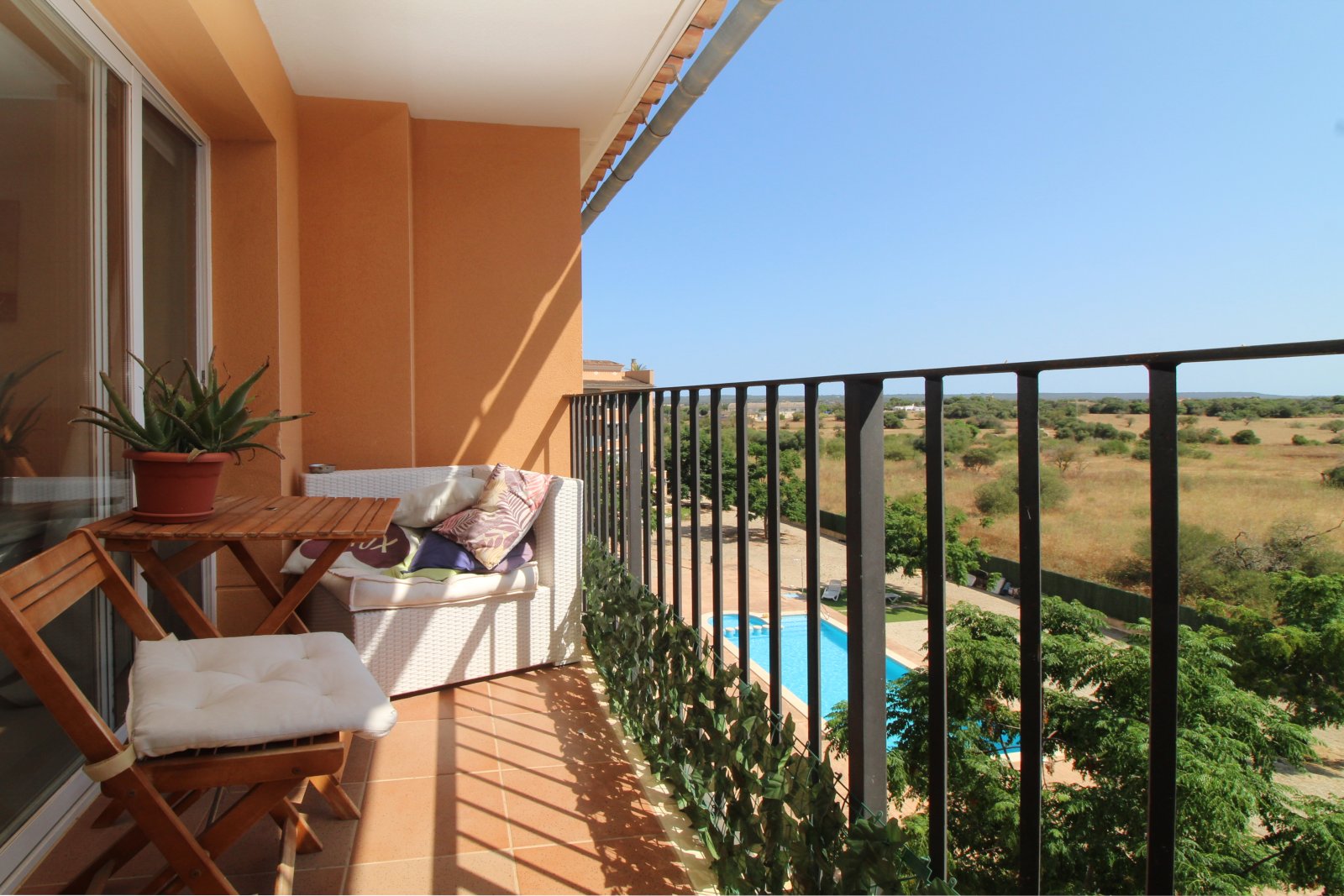 Balkon vom Wohnzimmer und Schlafzimmer Balkon vom Wohnzimmer und Schlafzimmer