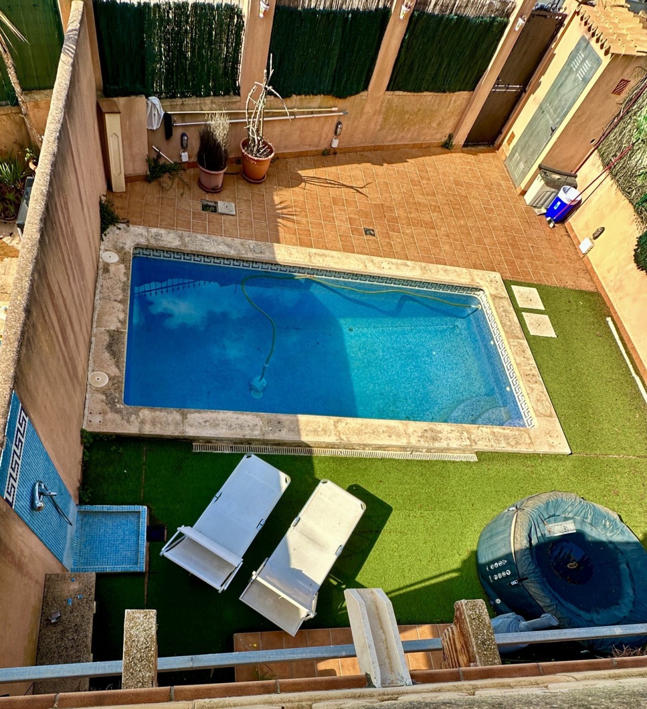 Blick vom Balkon auf den Pool Blick vom Balkon auf den Pool