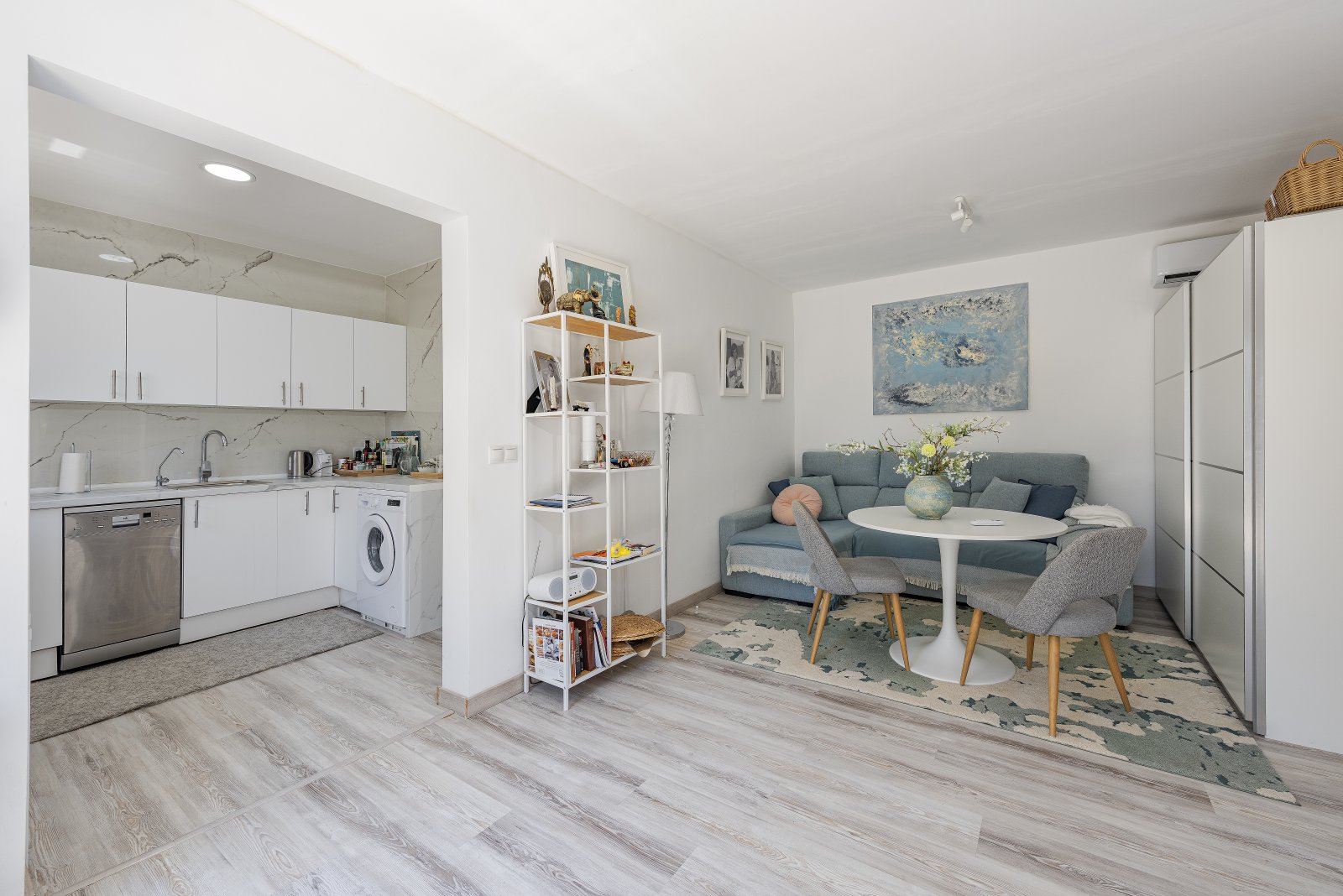 Wohnbereich mit küche