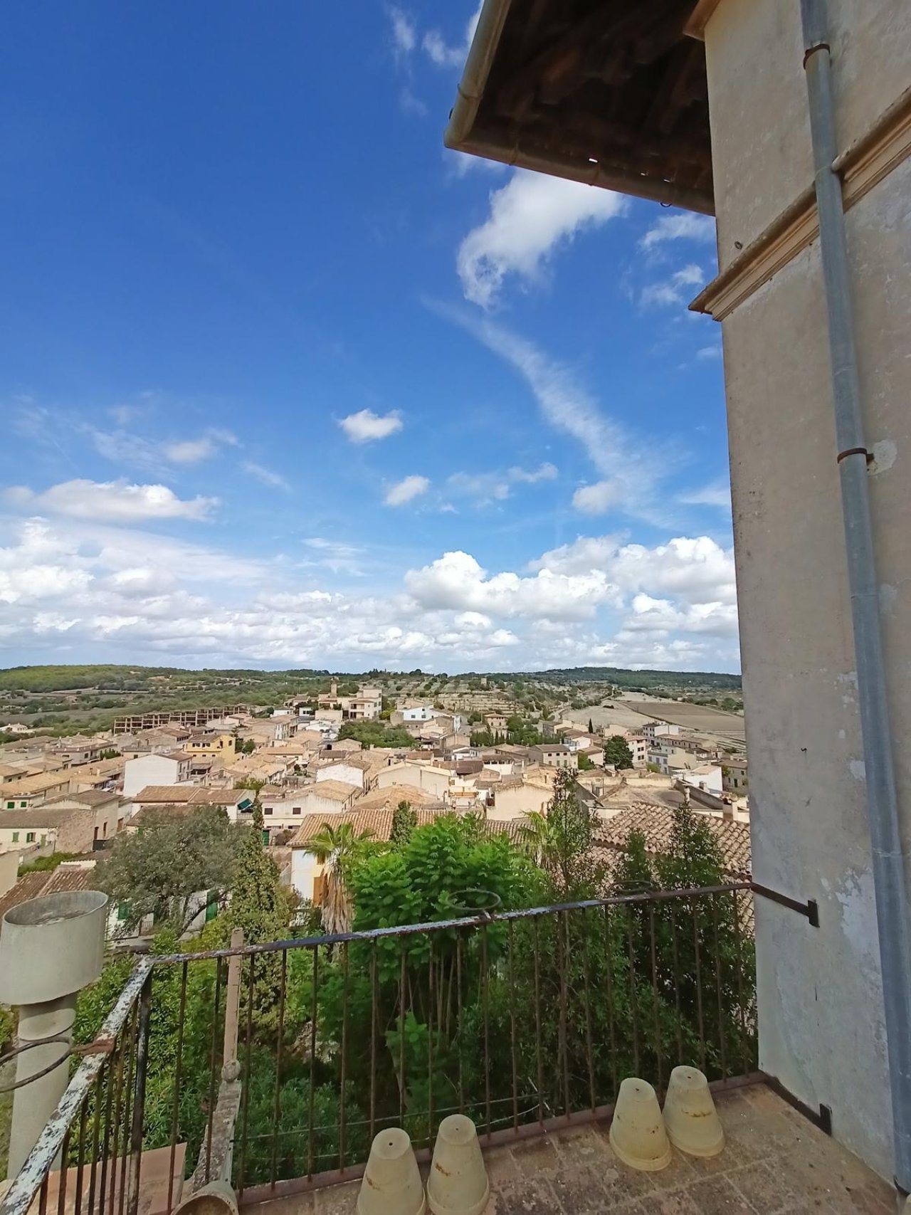 Terrasse mit spektakulärem Weitblick über die Altstadt und die umliegende Landschaft Terrasse mit spektakulärem Weitblick über die Altstadt und die umliegende Landschaft
