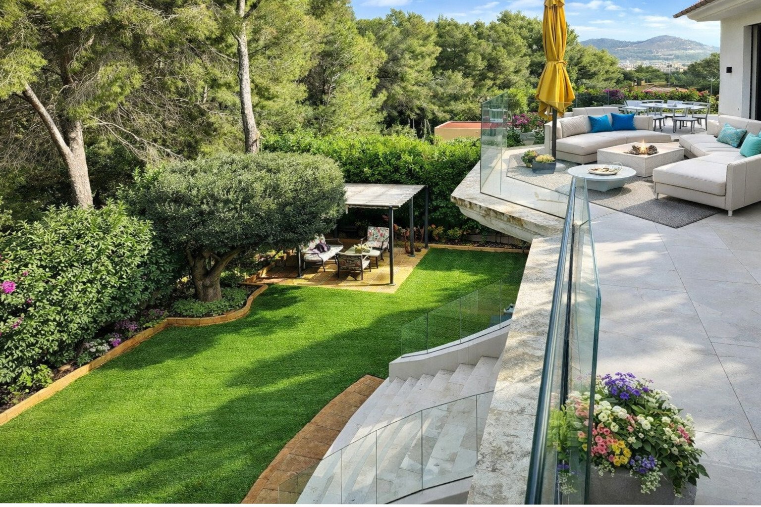 Terrassenlandschaft mit Niveausprüngen und Glasgeländer – perfekte Raumaufteilung für Außenbereiche Terrassenlandschaft mit Niveausprüngen und Glasgeländer – perfekte Raumaufteilung für Außenbereiche