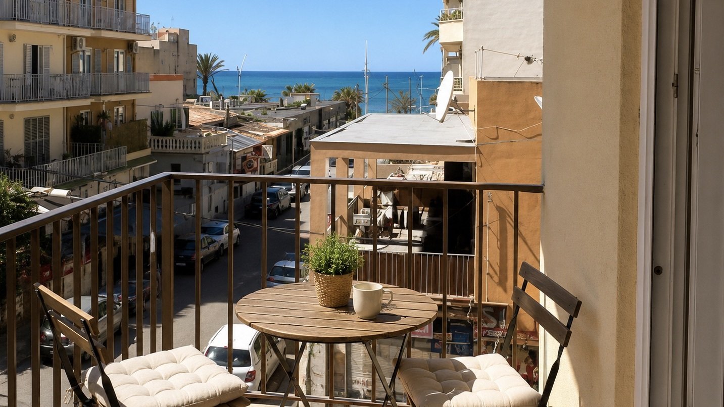 Balkon mit Meerblick und direktem Zugang zum Mittelmeer Balkon mit Meerblick und direktem Zugang zum Mittelmeer