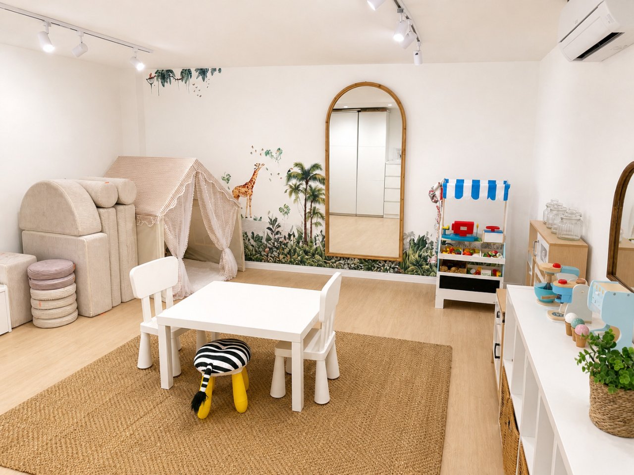 Kinderspielbereich mit intelligenter Funktionszonierung und hochwertiger Ausstattung